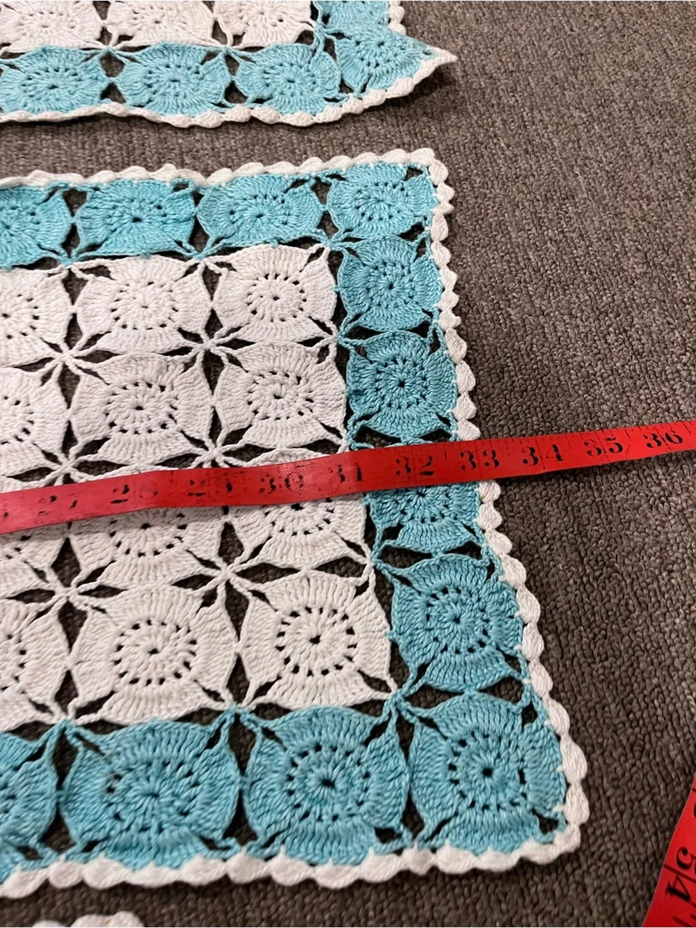 Set of 8 Doilies and Table Runners Teal and White - Picture 6 of 7